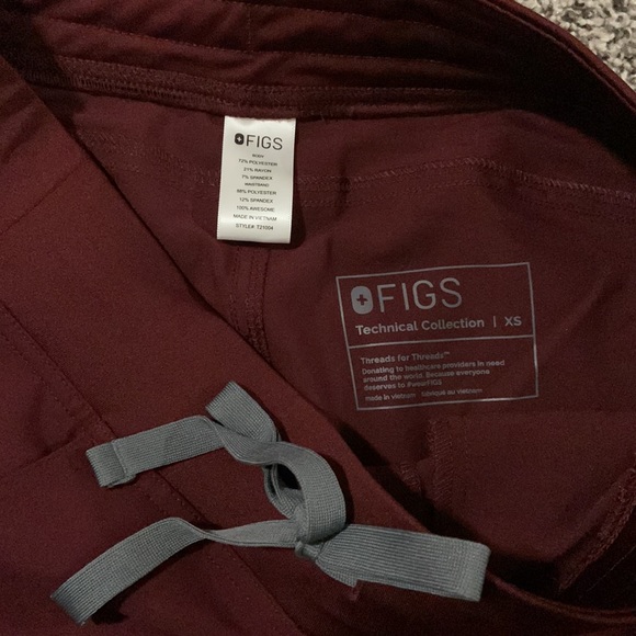 FIGS Women’s Livingston Basic Scrub Pants - XS - Burgundy - Picture 4 of 4